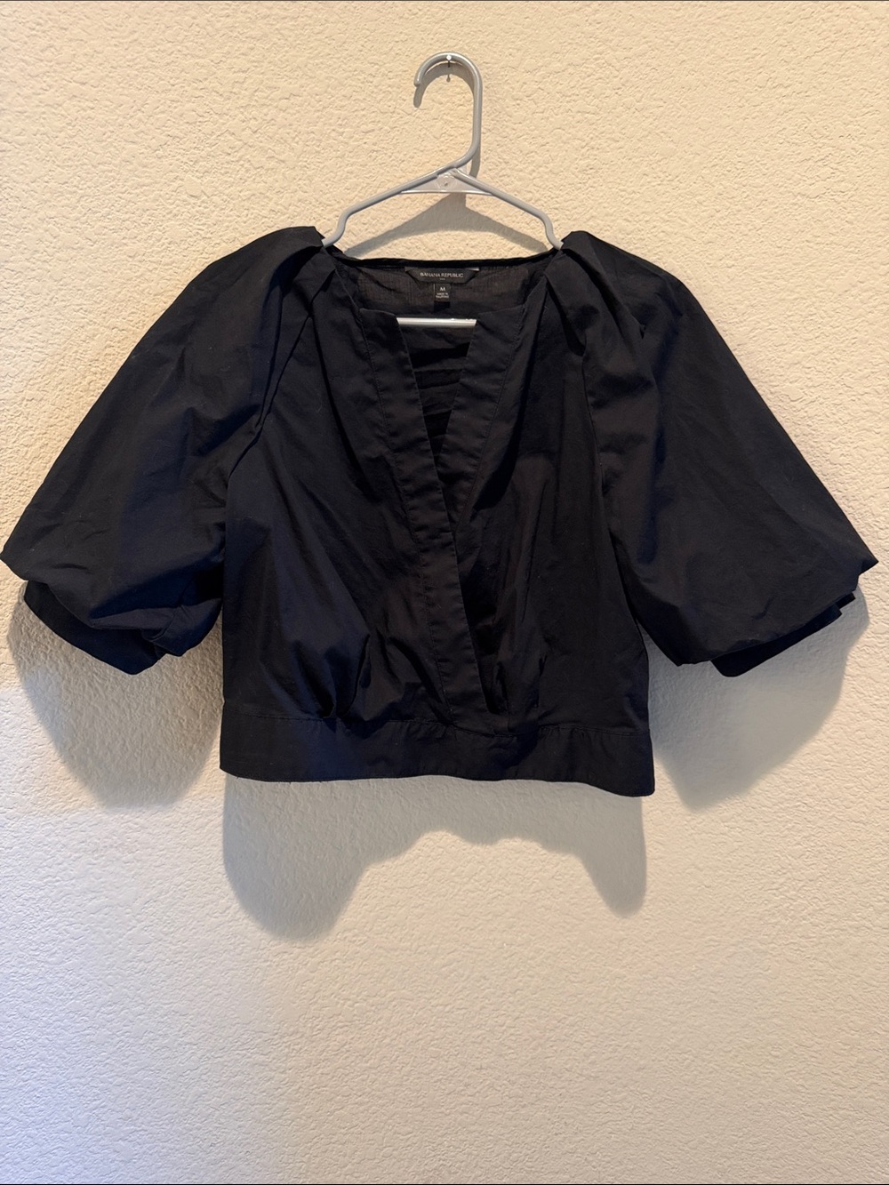 Banana Republic Black Puff Sleeve V-Neck Cropped Blouse
